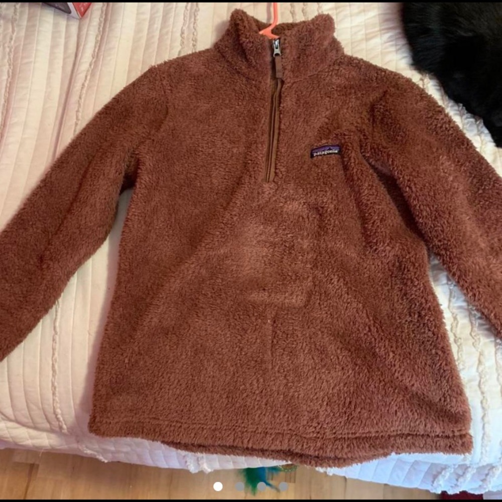 Brown Patagonia fleece